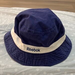 Reebok women’s “Vancouver” Navy and White Bucket Hat size L/XL